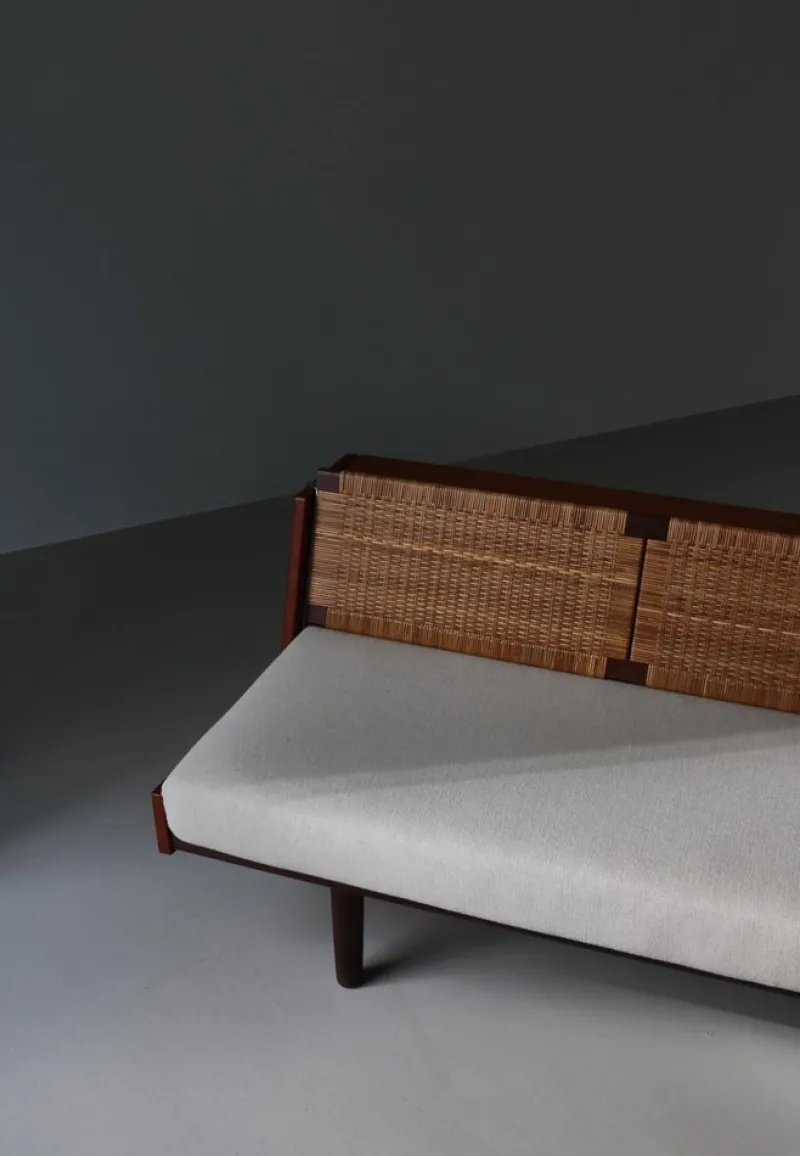 Pamono Danish Modern GE7 Daybed in Teak and Rattan attributed to Hans J. Wegner for Getama, 1950s> Daybeds & Chaises Lounges