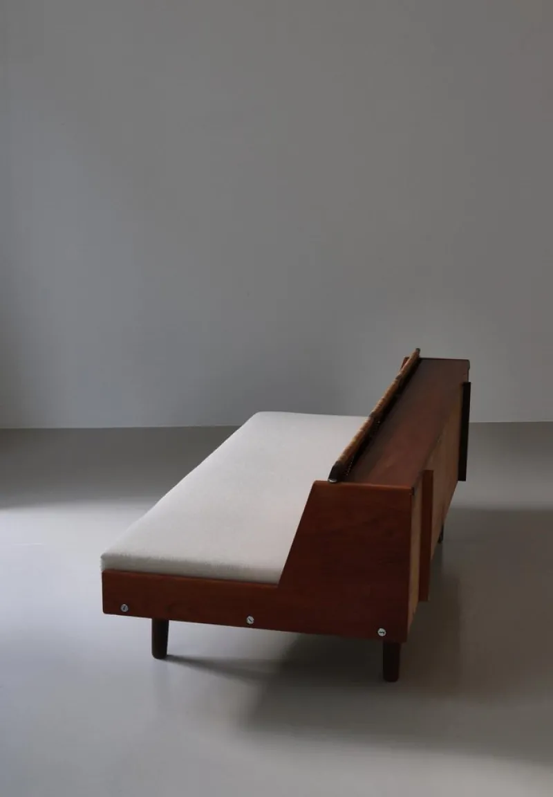 Pamono Danish Modern GE7 Daybed in Teak and Rattan attributed to Hans J. Wegner for Getama, 1950s> Daybeds & Chaises Lounges