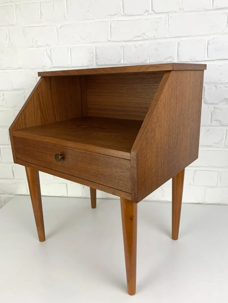 Pamono Danish Nightstand with Shelf and Drawer in Teak, 1960s> Nightstands
