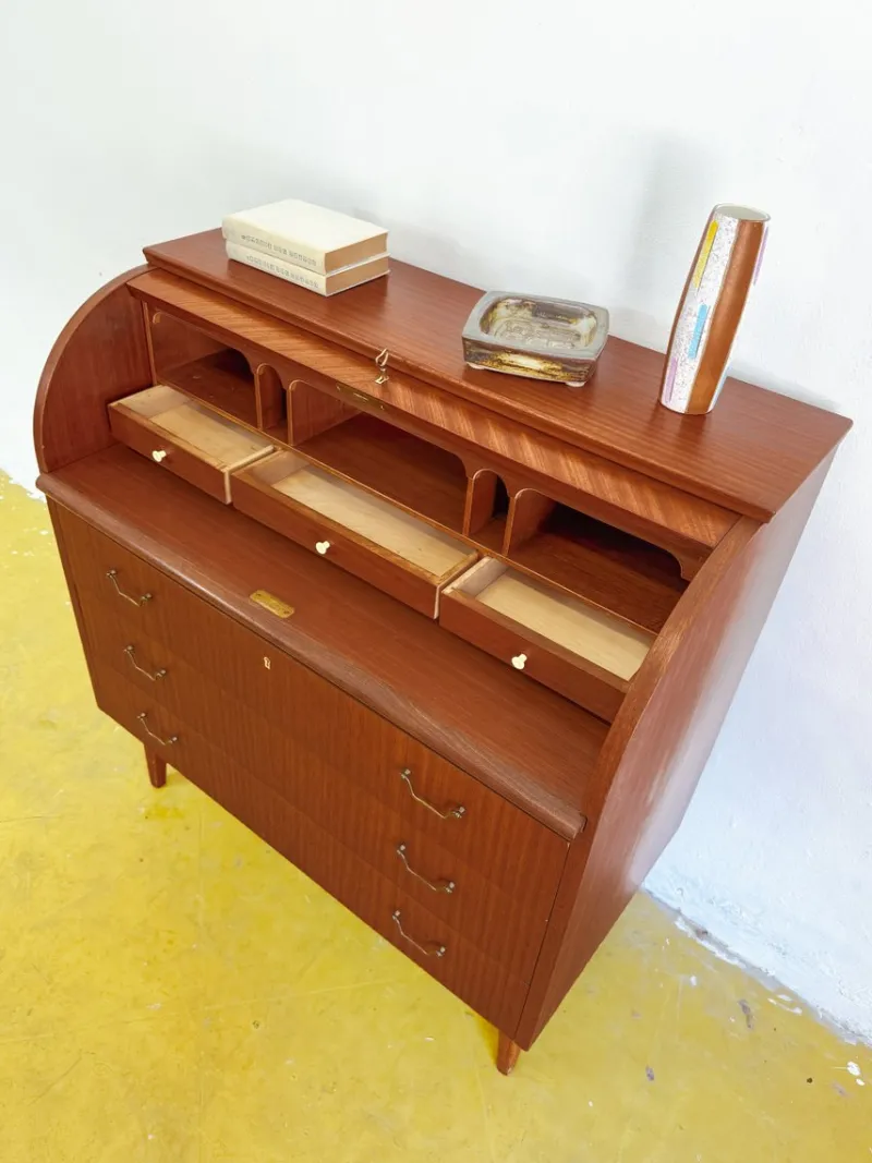 Pamono Danish Round Desk, 1950s> Secretaires