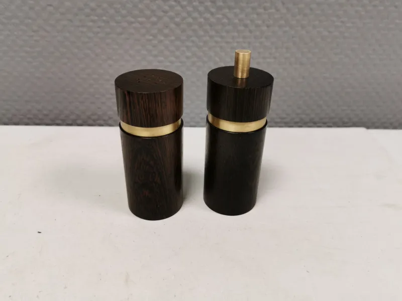 Pamono Danish Salt and Pepper Set in Wenge Wood and Brass by Svend Aage Petersen for Saap 1950s, Set of 2> Salt & Pepper Shakers
