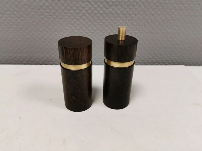 Pamono Danish Salt and Pepper Set in Wenge Wood and Brass by Svend Aage Petersen for Saap 1950s, Set of 2> Salt & Pepper Shakers