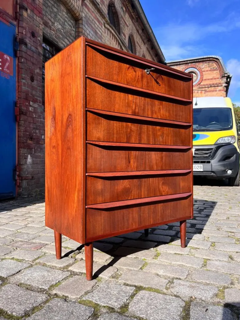 Pamono Danish Teak Chest of Drawers with Lock> Dressers, Commodes & Chests