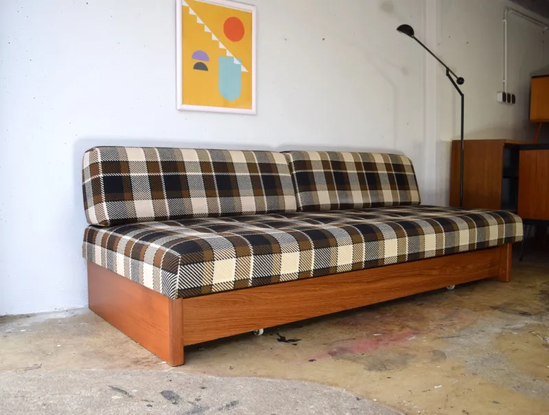 Pamono Danish Teak Daybed, 1970s> Daybeds & Chaises Lounges