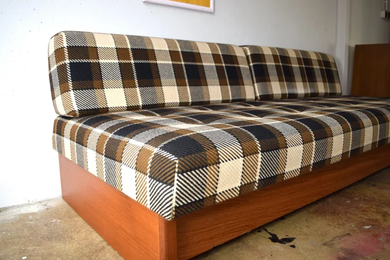 Pamono Danish Teak Daybed, 1970s> Daybeds & Chaises Lounges