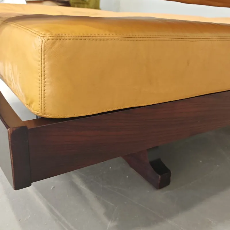 Pamono Daybed in Leather and Wood by Gianni Songia for Sormani, 1960s> Daybeds & Chaises Lounges