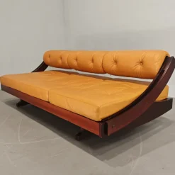 Pamono Daybed in Leather and Wood by Gianni Songia for Sormani, 1960s><noscript><img width=
