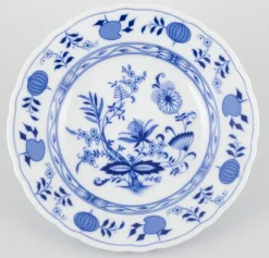 Pamono Deep Porcelain Plates in Blue Onion Pattern from Bavaria, Germany, Set of 6> Dinner Plates & Bowls
