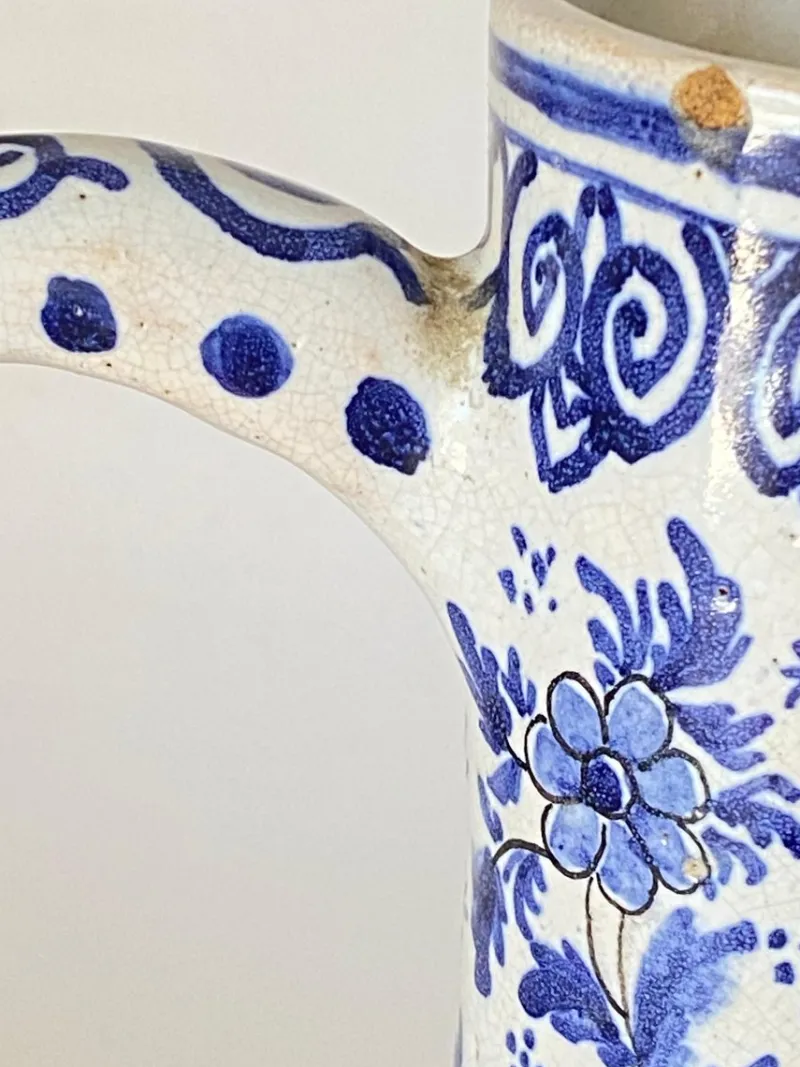 Pamono Delft Jug in White and Blue Faïence by Adrian Pynacker, 1700s> Bottles, Carafes & Jugs