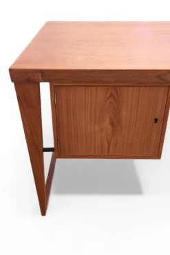 Pamono Desk Model 70 in Teak by Kai Kristiansen for Feldballe Møbelfabrik, 1960s><noscript><img width=