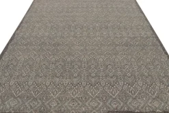 Pamono Distressed Tribal Style Rug with Geometric Pattern from R&K Principal Jahanshah Nazmiyal><noscript><img width=