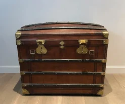 Pamono Domed Travel Trunk in Leather, Wood and Brass, 1890s> Trunks Crates & Baskets