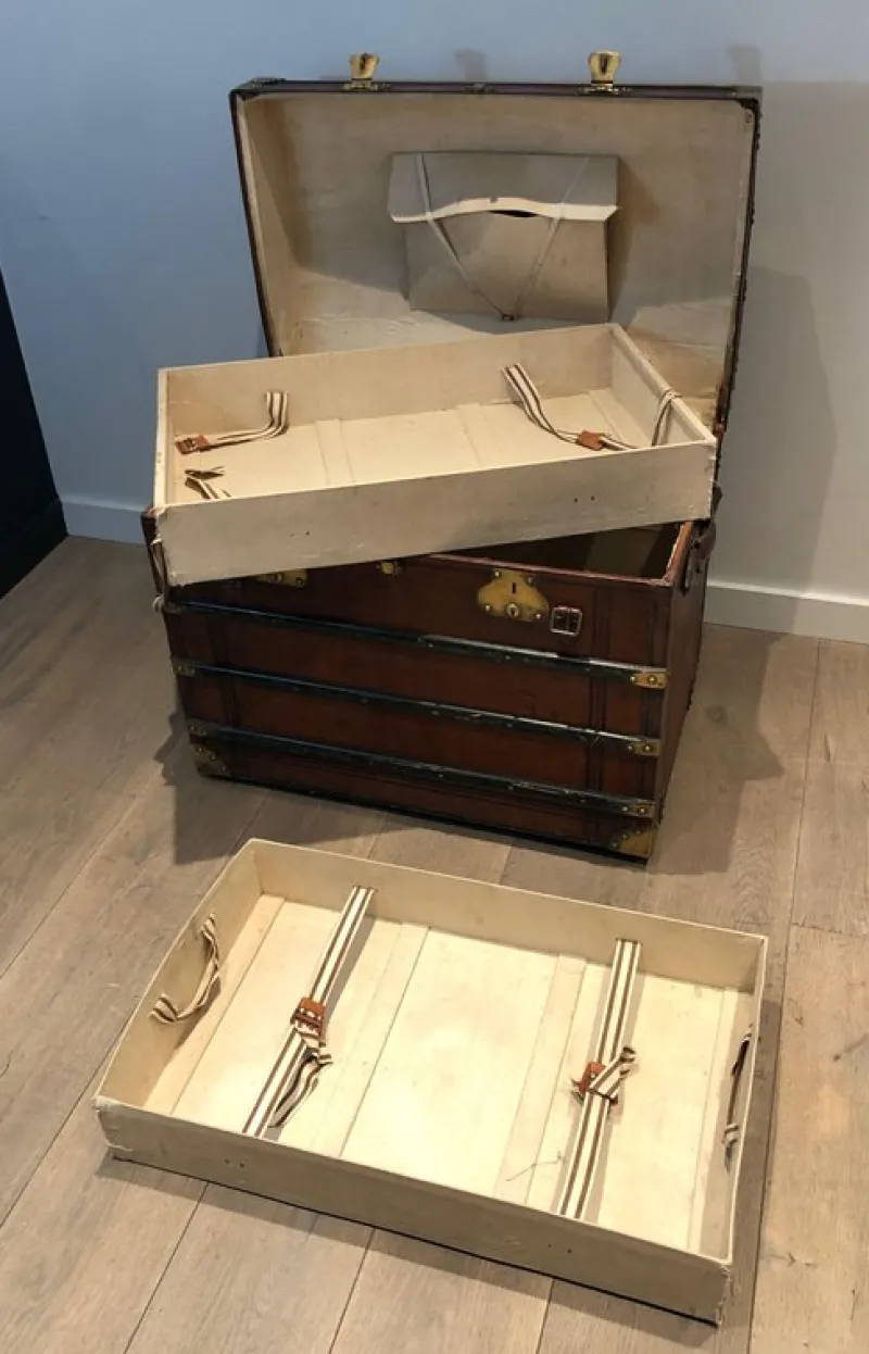 Pamono Domed Travel Trunk in Leather, Wood and Brass, 1890s> Trunks Crates & Baskets