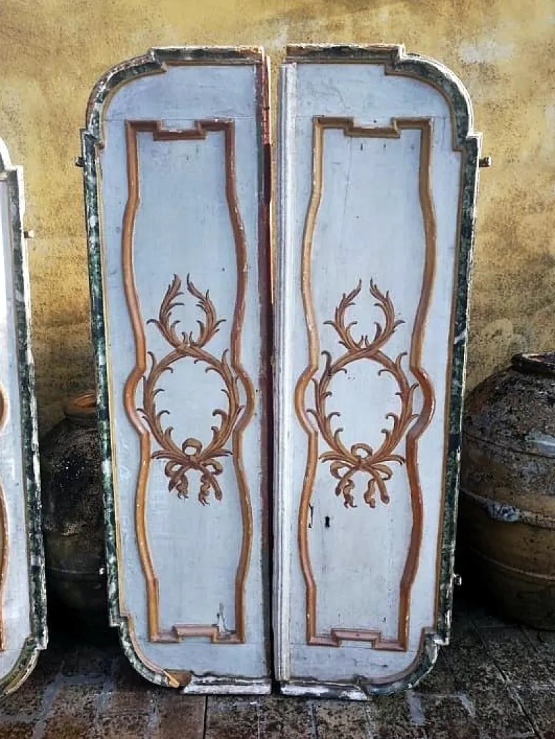 Pamono Doors with Lacquers and Gold Leaf Decorations, Late 17th Century, Set of 2> Architectural Elements