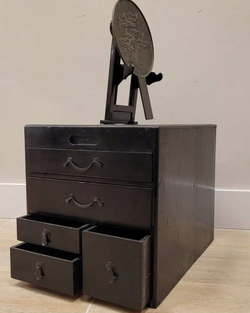 Pamono Dresser with Mirror in Lacquered Black, Japan, 1880s> Dressing Tables