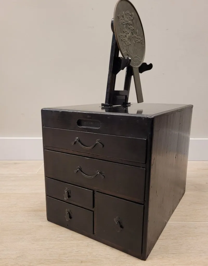 Pamono Dresser with Mirror in Lacquered Black, Japan, 1880s> Dressing Tables