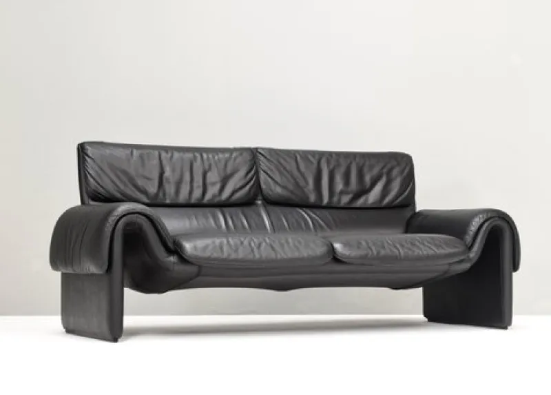 Pamono DS-2011 Two-Seat Sofa in Black Leather from De Sede> Couches & Sofas