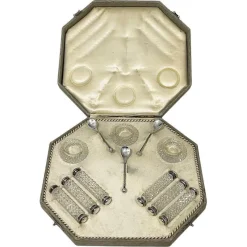 Pamono Dutch Diamant Cut Crystal and Silver Set of Knife Rests with Salt Cellars, 1880s, Set of 12> Salt & Pepper Shakers