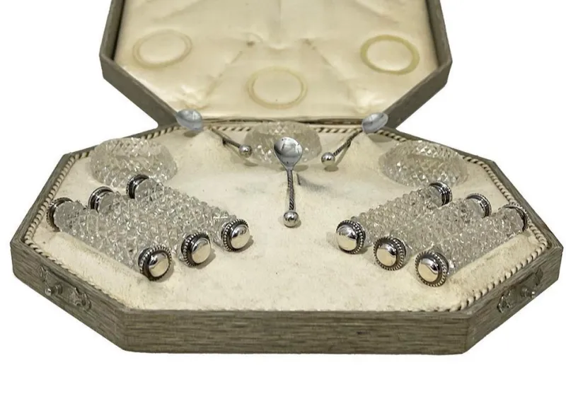 Pamono Dutch Diamant Cut Crystal and Silver Set of Knife Rests with Salt Cellars, 1880s, Set of 12> Salt & Pepper Shakers