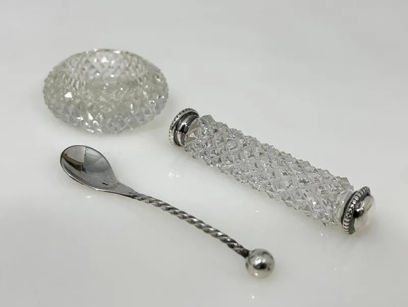 Pamono Dutch Diamant Cut Crystal and Silver Set of Knife Rests with Salt Cellars, 1880s, Set of 12> Salt & Pepper Shakers