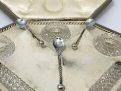 Pamono Dutch Diamant Cut Crystal and Silver Set of Knife Rests with Salt Cellars, 1880s, Set of 12><noscript><img width=