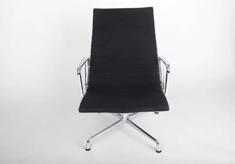 Sale Pamono EA 116 Swivel Armchair by Charles & Ray Eames for Vitra