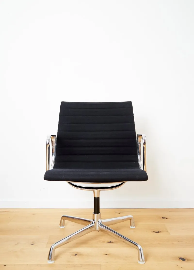Pamono EA 108 Swivel Chair by Charles & Ray Eames for Herman Miller> Office Chairs