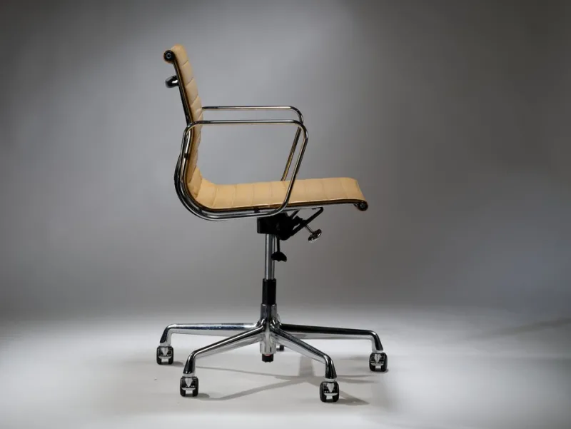 Hot Pamono EA117 Desk Chair in Tan Leather by Charles & Ray Eames for Vitra, Switzerland, 1990s