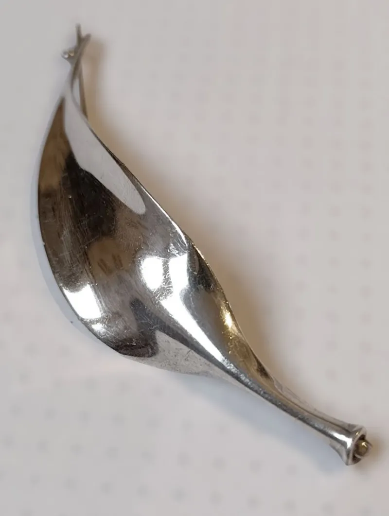 Pamono Early Silver Feather Brooch by Vivianna Torun, 1950
