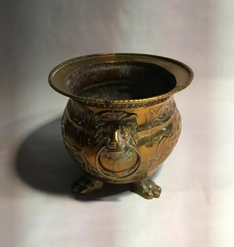 Pamono Early 20th Century Brass Planter Bowl with Lions' Heads, Italy, 1910> Planters And Jardiniere