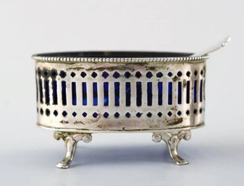 Pamono Early 20th Century Danish Silver & Blue Glass Salt Jars with Spoons, Set of 3> Salt & Pepper Shakers