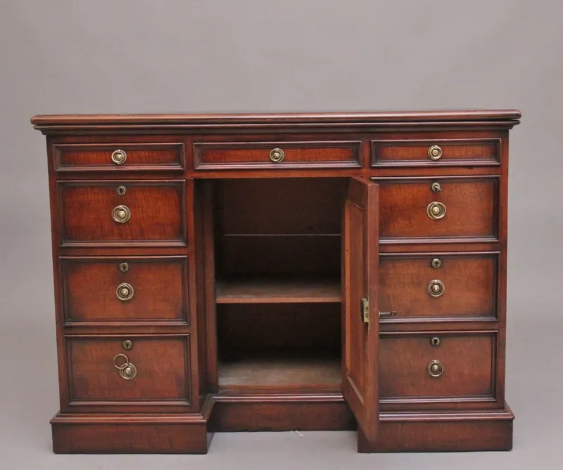 Pamono Early 19th Century Mahogany Kneehole Desk, 1830s> Desks