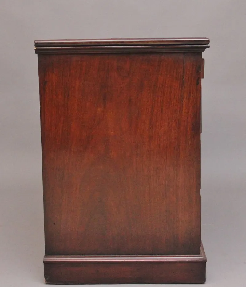 Pamono Early 19th Century Mahogany Kneehole Desk, 1830s> Desks