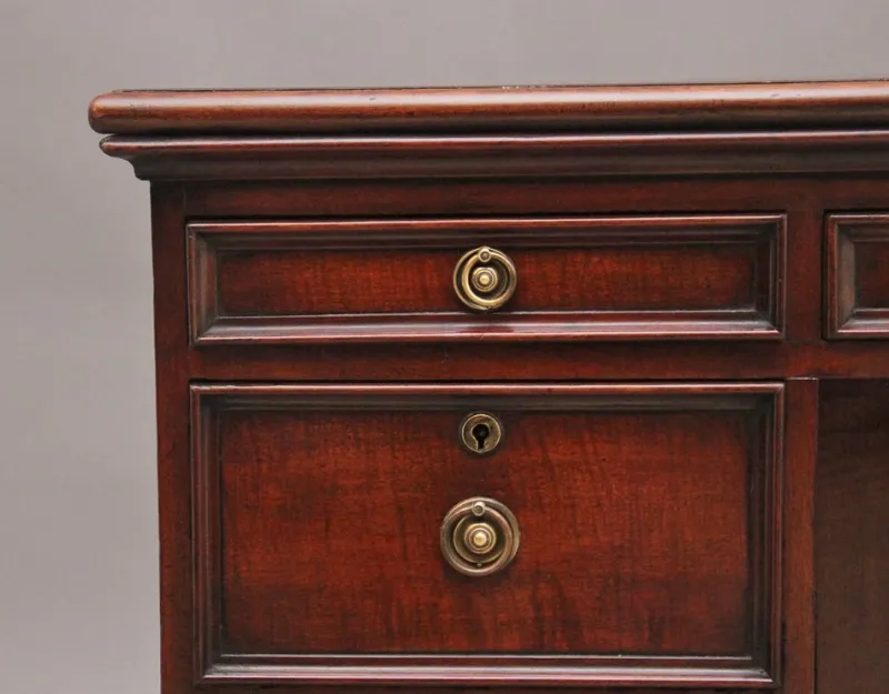 Pamono Early 19th Century Mahogany Kneehole Desk, 1830s> Desks