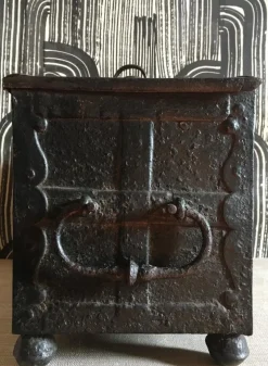 Pamono Early 17th Century Medieval Handcrafted Black Iron Coffer or Box, 1610><noscript><img width=
