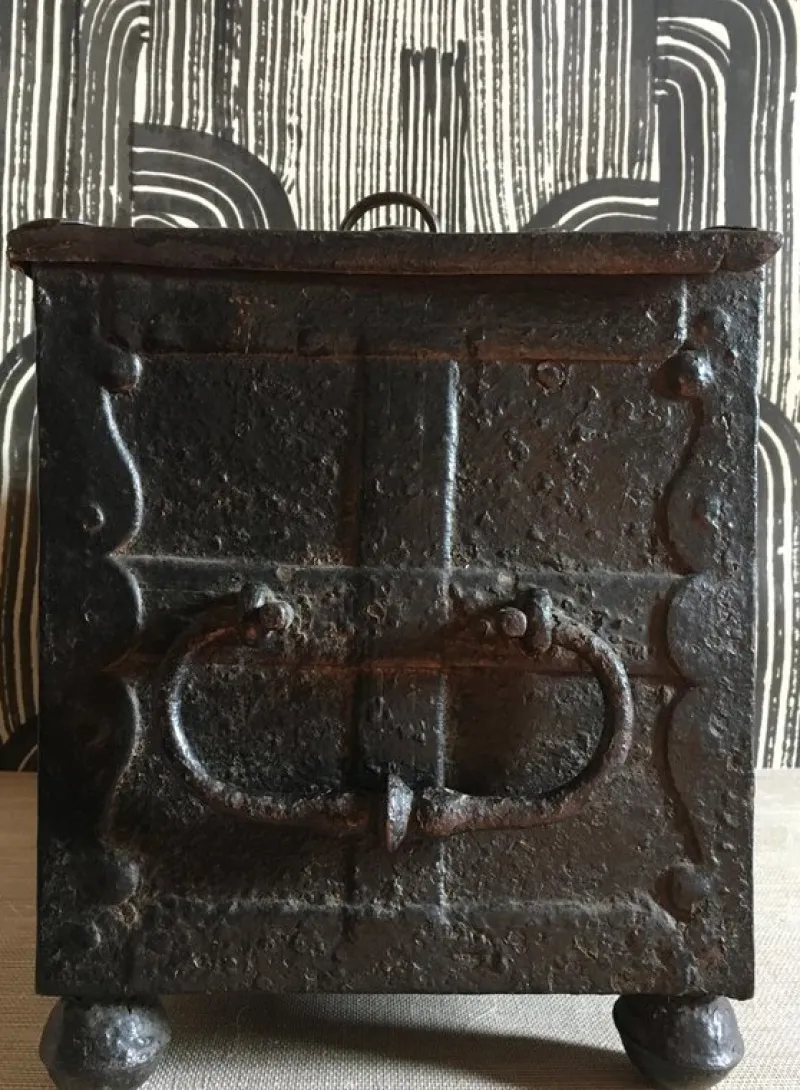 Pamono Early 17th Century Medieval Handcrafted Black Iron Coffer or Box, 1610> Trunks Crates & Baskets
