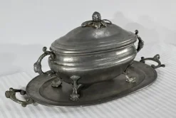 Pamono Early 20th Century Tureen and Tray in Fine Pewter by L. Houzeaux, 1930s, Set of 2> Serving Dishes