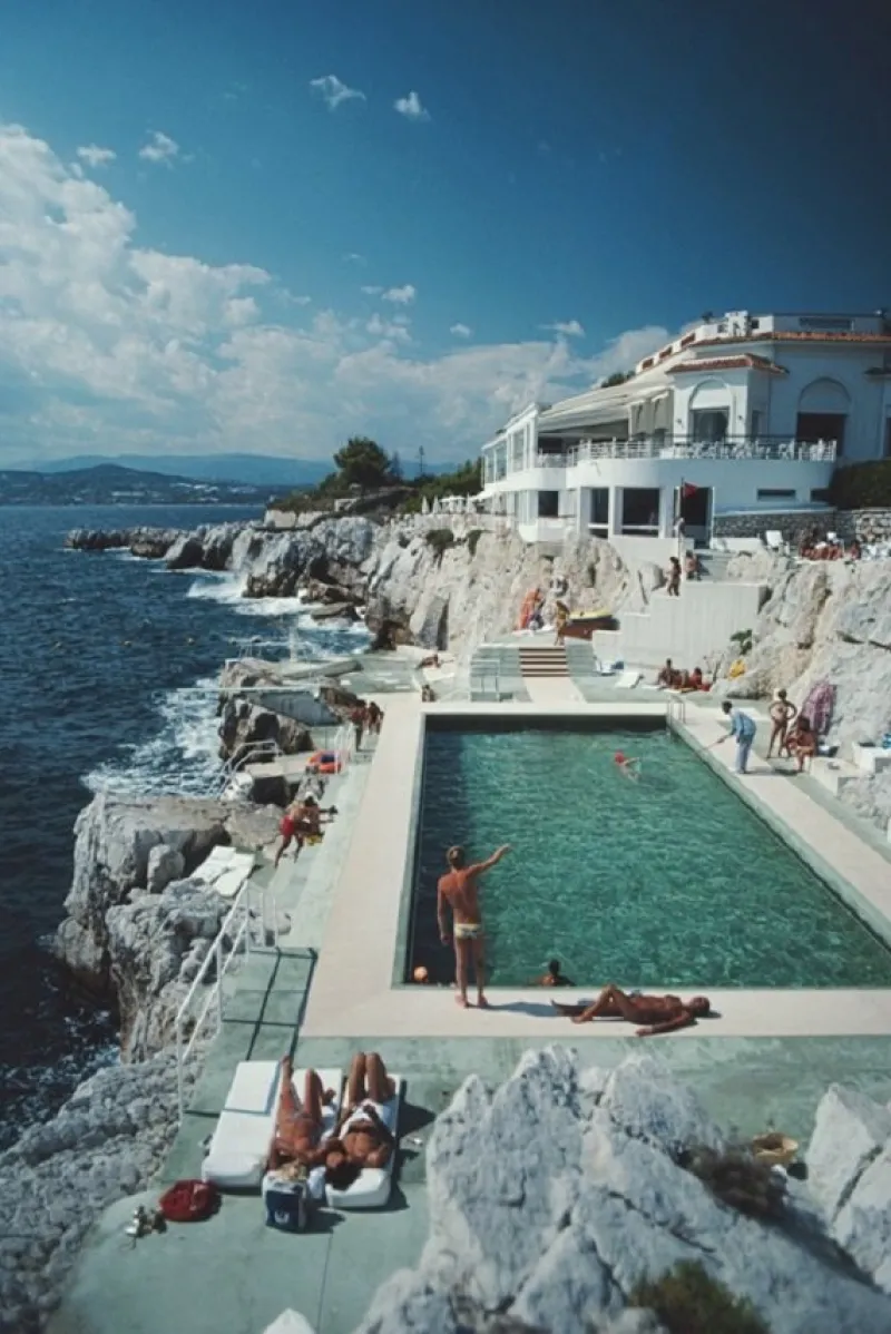 Pamono Eden Roc Pool Print by Slim Aarons> Mid-Century