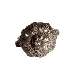 Pamono Edwardian Floral Halo Diamond Ring in Platinum, 1910s> Rings