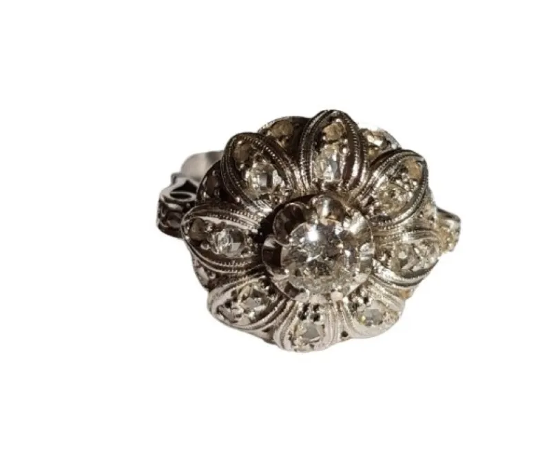 Pamono Edwardian Floral Halo Diamond Ring in Platinum, 1910s> Rings