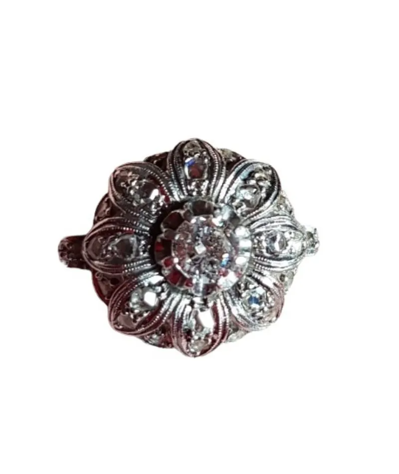 Pamono Edwardian Floral Halo Diamond Ring in Platinum, 1910s> Rings