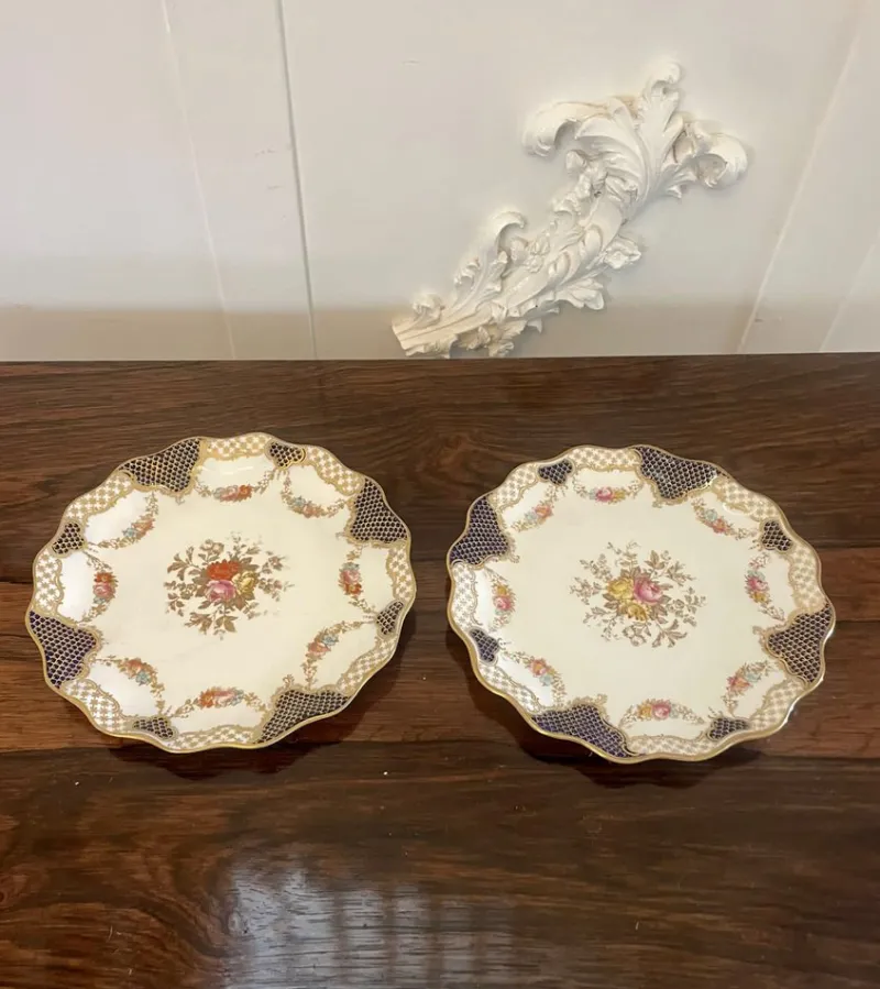 Pamono Edwardian Hand Painted Wedgwood Shaped Plates, 1900s, Set of 2> Dinner Plates & Bowls