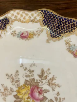 Pamono Edwardian Hand Painted Wedgwood Shaped Plates, 1900s, Set of 2><noscript><img width=