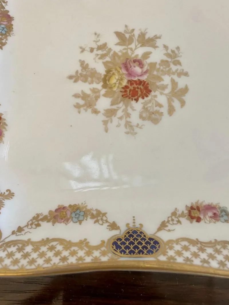 Pamono Edwardian Hand Painted Wedgwood Shaped Plates, 1900s, Set of 2> Dinner Plates & Bowls