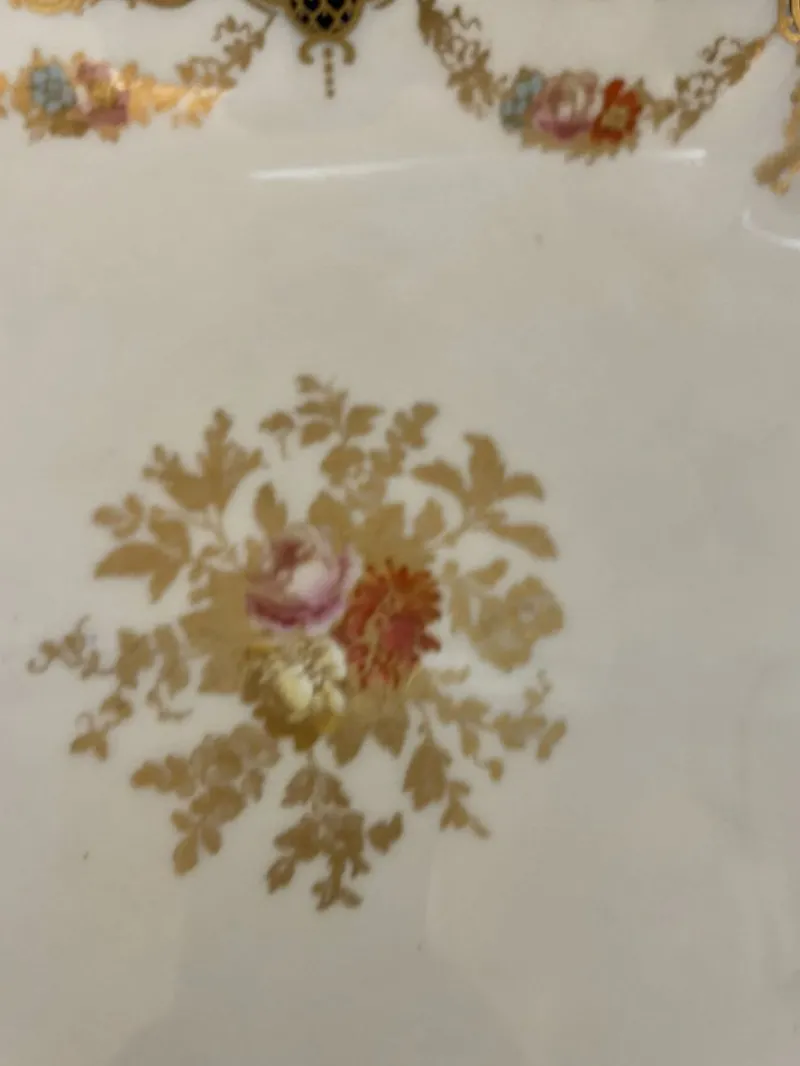 Pamono Edwardian Hand Painted Wedgwood Shaped Plates, 1900s, Set of 2> Dinner Plates & Bowls