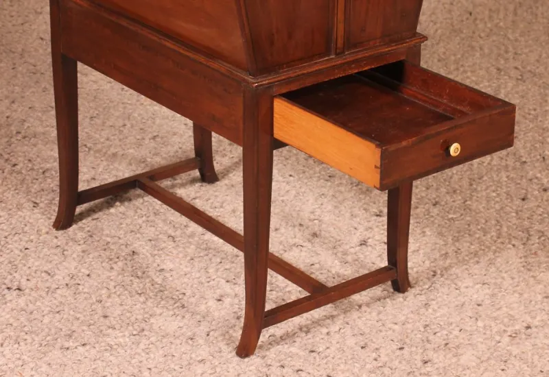 Pamono Edwardian Newspaper Rack in Mahogany> Magazine Racks