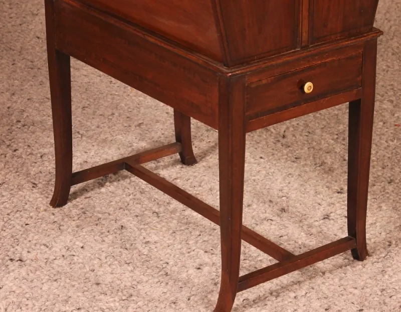 Pamono Edwardian Newspaper Rack in Mahogany> Magazine Racks