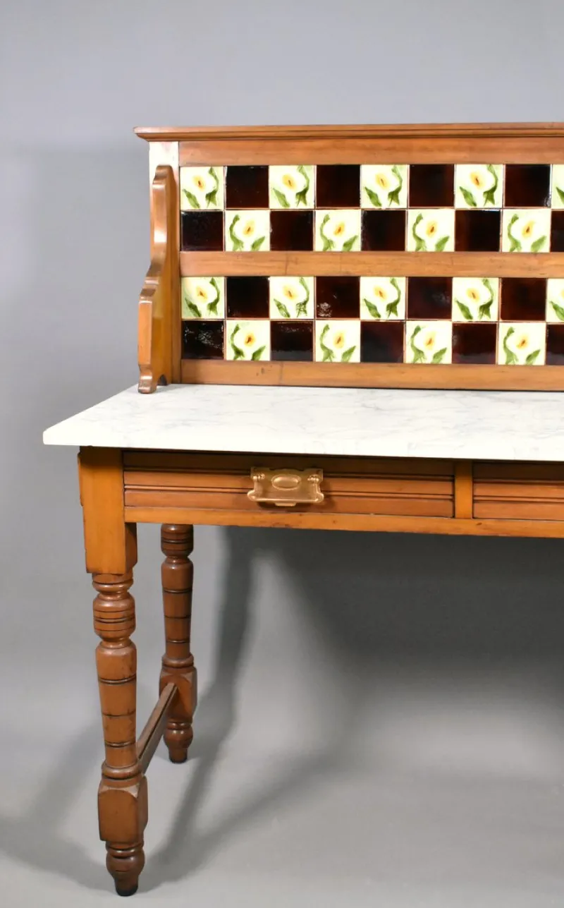 Pamono Edwardian Tile Back Marble Top Washstand in Birch, 1890s> Dressing Tables