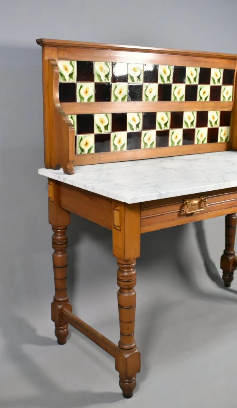 Pamono Edwardian Tile Back Marble Top Washstand in Birch, 1890s> Dressing Tables