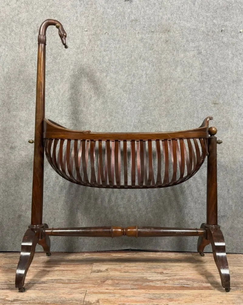 Pamono Empire Cradle with Swans Neck in Mahogany, 1810> Beds & Bedroom Sets